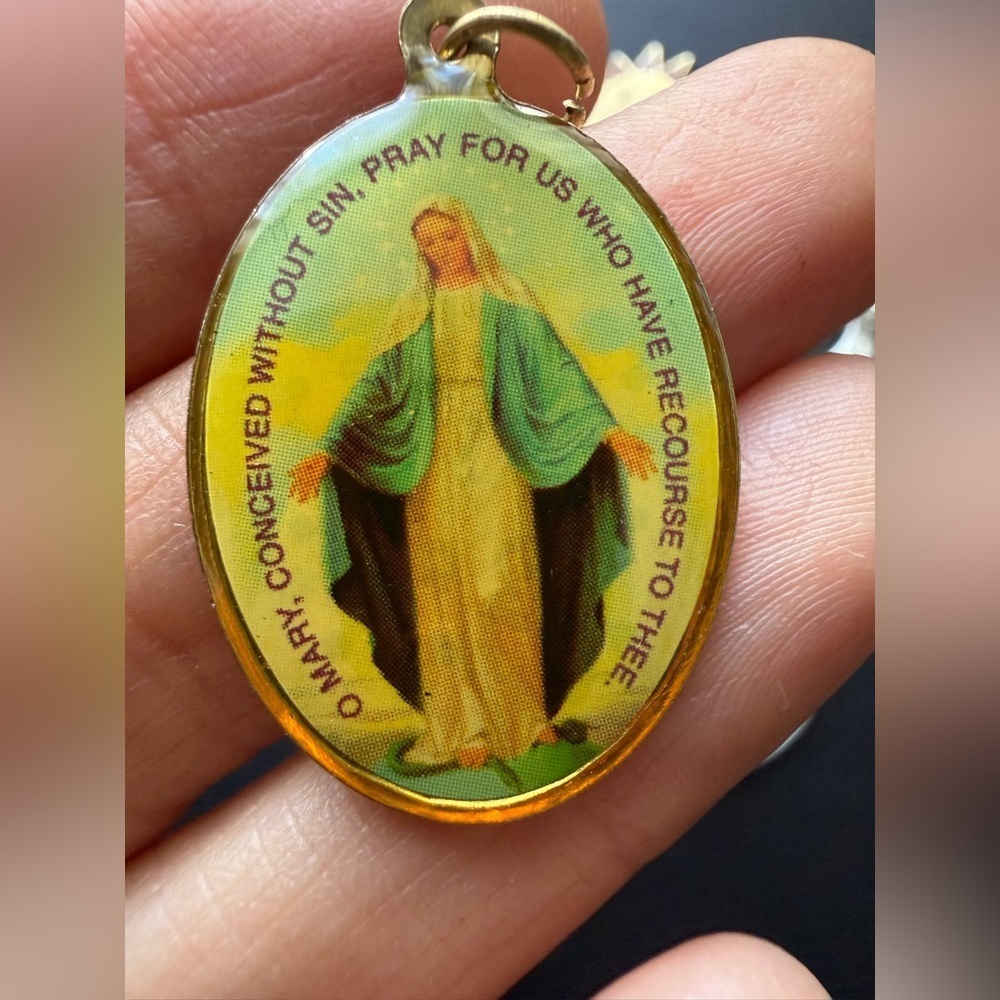 Vintage Religious Jewelry Lot - Picture 3 of 16